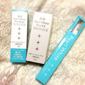 パールホワイト