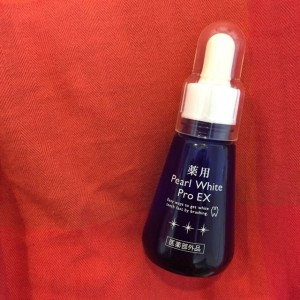 パールホワイト