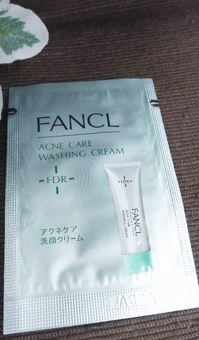 アクネケア　洗顔クリーム